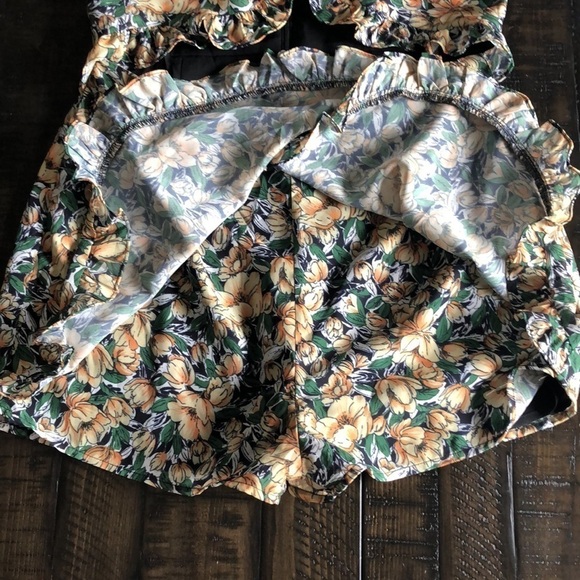 NEW Super Down Felicity Romper Revolve Cutout Ruffles Lined Size L Shorts Skort - Picture 8 of 16
